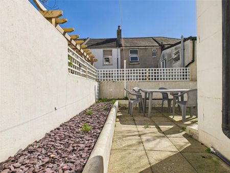 5 bedroom terraced house to rent - Photo 3