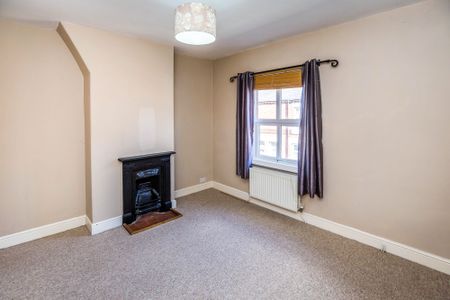 2 bedroom mid-terrace to rent William Street, CH2 - Photo 4