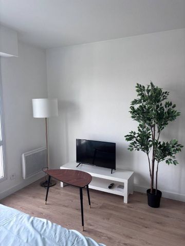 Charmant studio meublé en plein centre-ville - Photo 2