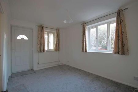 Blunden Close, Dagenham, RM8 - Photo 3