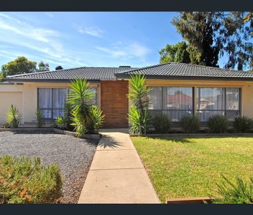 Charming and updated family home - Photo 3