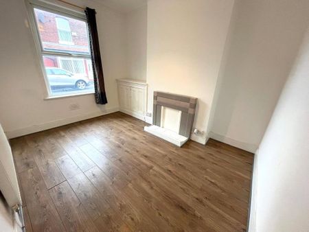 2 bedroom terraced house to rent - Photo 2