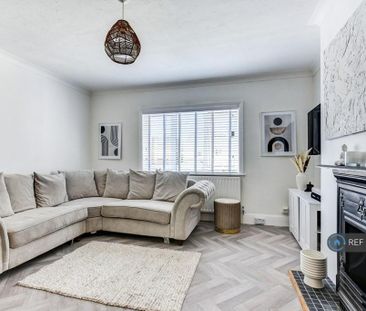 5 bedroom maisonette to rent - Photo 1