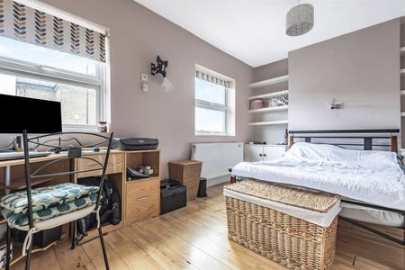 3 bedroom House To Let - Photo 2