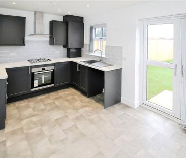 2 bedroom semi-detached house to rent - Photo 3