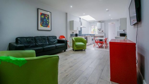 5 bedroom terraced house to rent - Photo 1