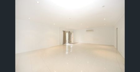 1/3 County Place, Wheelers Hill, Vic 3150 - Photo 3