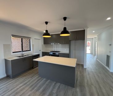 Brand-new Four Bedroom Home In Beautiful Brooklyn Fields Estate! - Photo 5