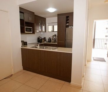 Lovely 2 bedroom apartment in Secure Complex - Photo 6