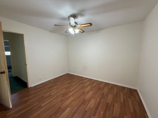 Charming 3 Bedrooms Plus Den/3 Bathrooms Rancher in Sunny South Surrey/White Rock - Photo 1