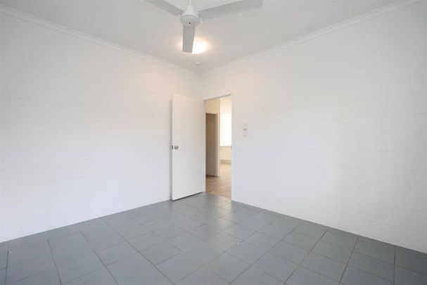 3 Bedroom Air Conditioned Home - Fully Fenced - Photo 1