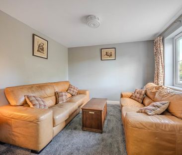 5 bedroom link detached house to rent - Photo 1