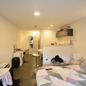 Studio to rent - Photo 2