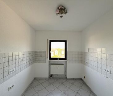 Helle 3,5-Zimmer-Komfortwohnung mit Balkon, Weitblick und Pkw-Stell... - Foto 6