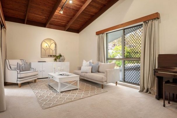 Spacious and Stylish 5-Bedroom Family Home in the Heart of Chapel Hill - Photo 1