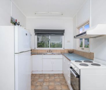 3 Bedroom house, 450 metres from Sutton's Beach. CONTACT JULIE SYKE... - Photo 1