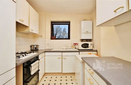 Mulberry Court, Guildford, Surrey, GU4 7EQ - Photo 3