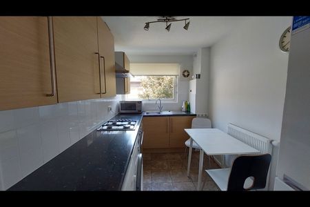 1 Bed Flat, Henderson Drive, NW8 - Photo 4