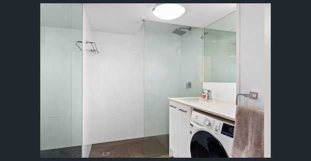 Modern Ground-Floor Apartment in Prime Palm Beach Pocket - Photo 1