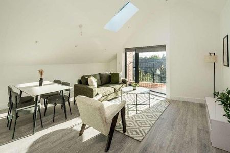 Cuckoo Hall Lane, London, N9 - Photo 5