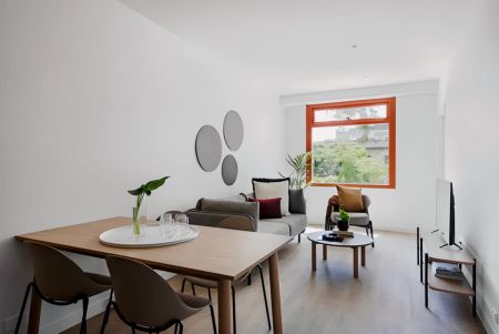 4 Bed Apartment Regular - Photo 3