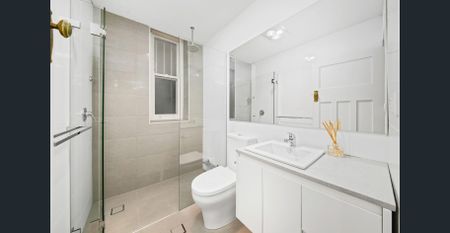 LARGE TWO BEDROOM APARTMENT - Photo 5