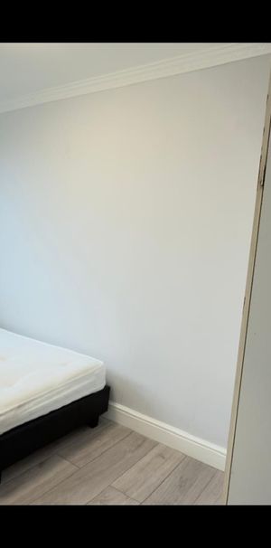 Room in a Shared House, Hawker, NW9 - Photo 1