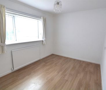 3 St Peters Road, ROCK FERRY CH42 - Photo 2