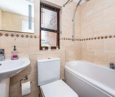 Farriers Road, Epsom, KT17 - Photo 6