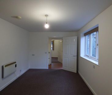 1 bedroom ground floor flat to rent - Photo 3