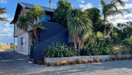 Rural living with river views - Photo 3