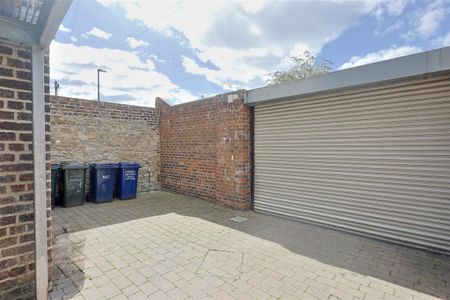 4 bedroom Student Flat to rent in Graingerville South, Westgate Road, Newcastle Upon Tyne - Photo 5