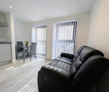 Studio to rent - Photo 3