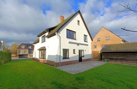 RUIME VRIJSTAANDE WONING MET TUIN EN GARAGE - Foto 2