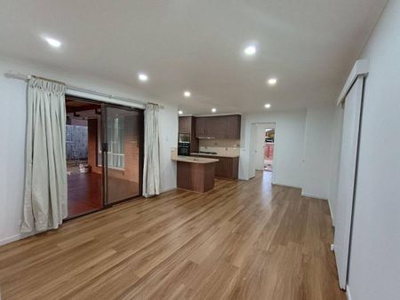 Fully Renovated House - Next to Melton Train Station - Photo 3