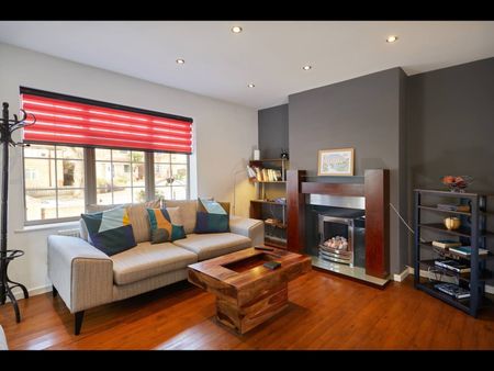 2 Bed End Terrace, Sneinton Dale, NG3 - Photo 2