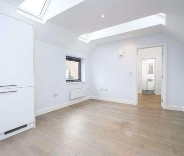 Queens Road, Weybridge, KT13 - Photo 2