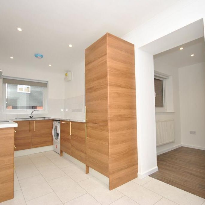 3 bedroom terraced house to rent - Photo 1