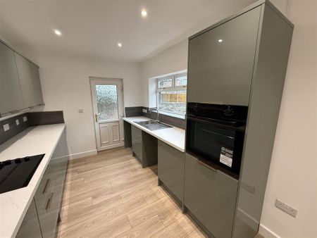 3 bedroom semi-detached house to rent - Photo 5