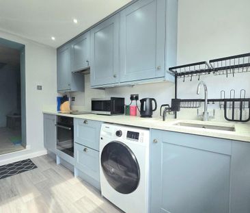 2 bedroom terraced house to rent - Photo 4