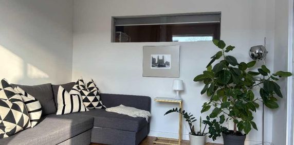 Magnifique logement 6½ sur deux étages – Verdun – tout meublé - Photo 2