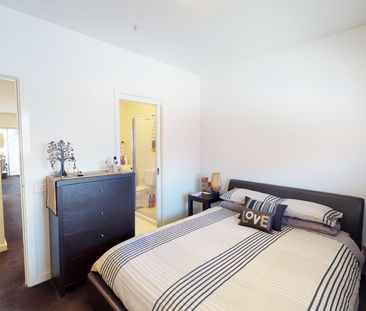 Live in the heart of Moonee Ponds - Photo 3