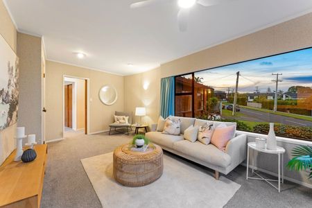 Coastal Living at Its Best Ã¢€“ Stand-Alone, Low-Maintenance Gem in Mairangi Bay - Photo 5
