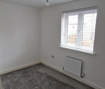 3 bedroom semi-detached house to rent - Photo 4