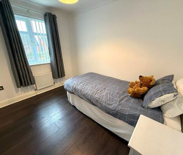 The Stakes, Wirral - Photo 5