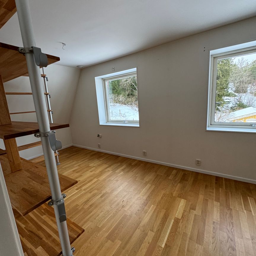 Björnmossevägen, Huddinge - Photo 1