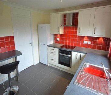 3 Bedroom Semi Detached To Let - Photo 6