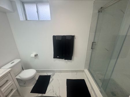 For Lease - 11 Kelsey Crescent, Barrie, Ontario - Photo 3