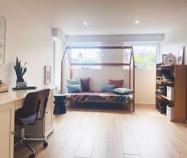 Living on The Coast - Photo 3