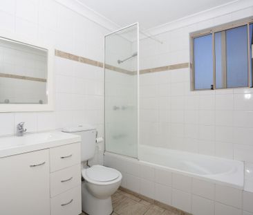 Bright & Spacious 2-Bedroom Apartment in a Secure Building - Photo 3